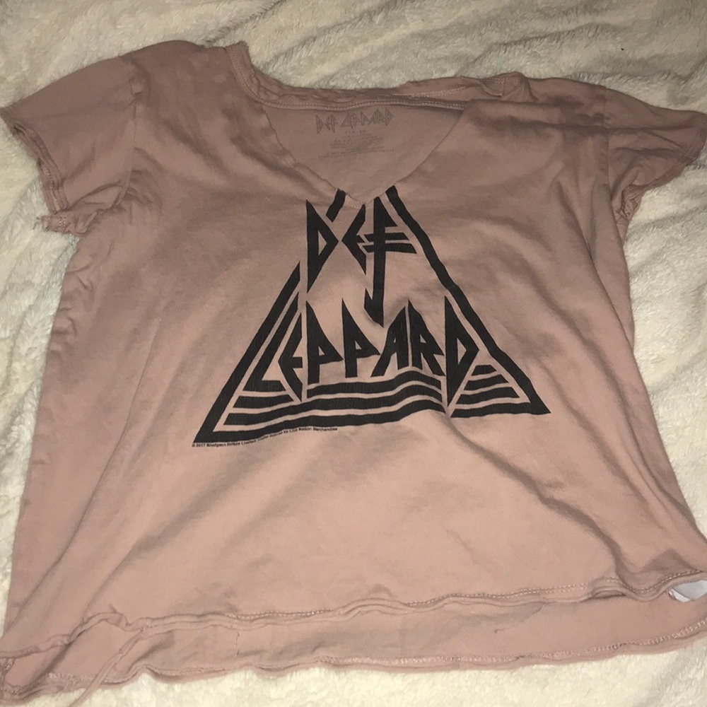 AMAZING pink def leppard shirt!